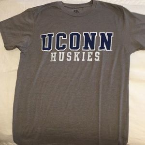 Grey UConn huskies T-shirt